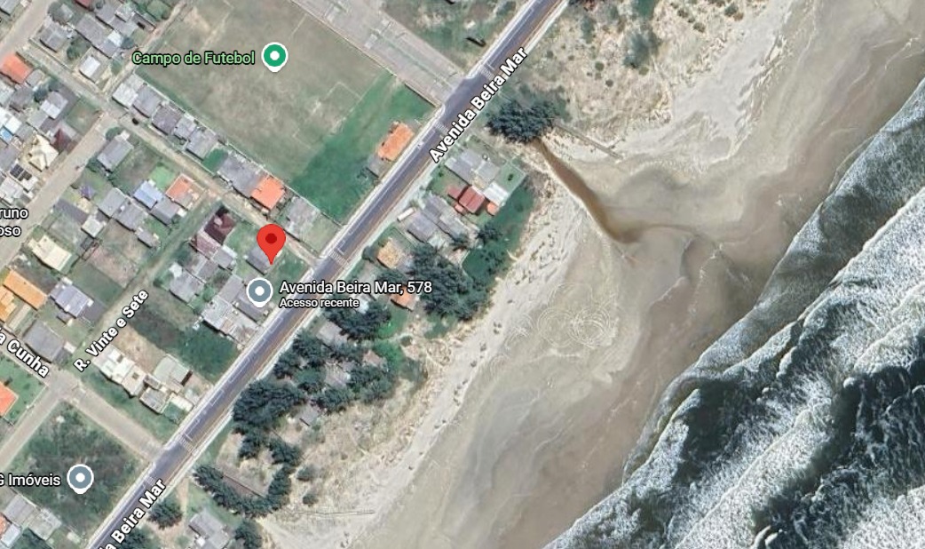 Terreno de esquina a poucos metros da praia em Balneário Gaivota – SC